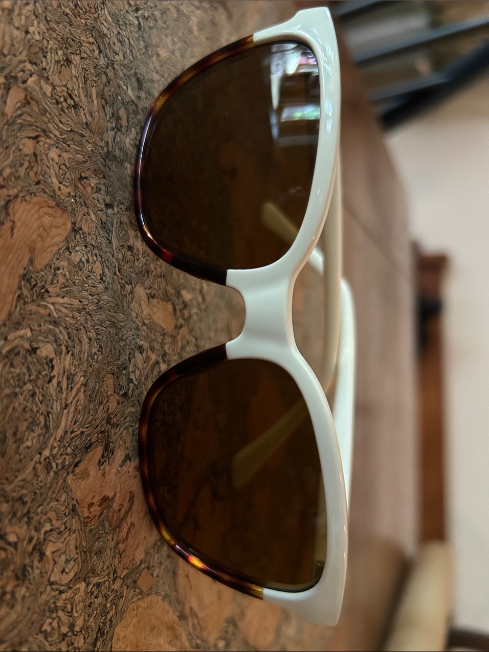 Smith Collette Women’s bronze polarized lens .frame white and tortoise